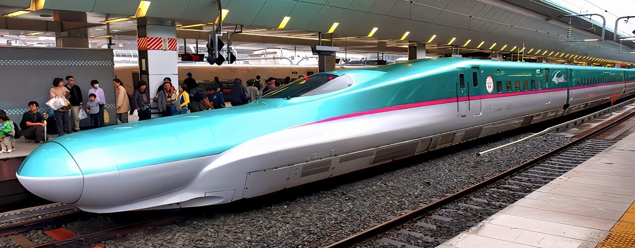 Gran Class on the Hayabusa Shinkansen