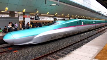 Gran Class on the Hayabusa Shinkansen